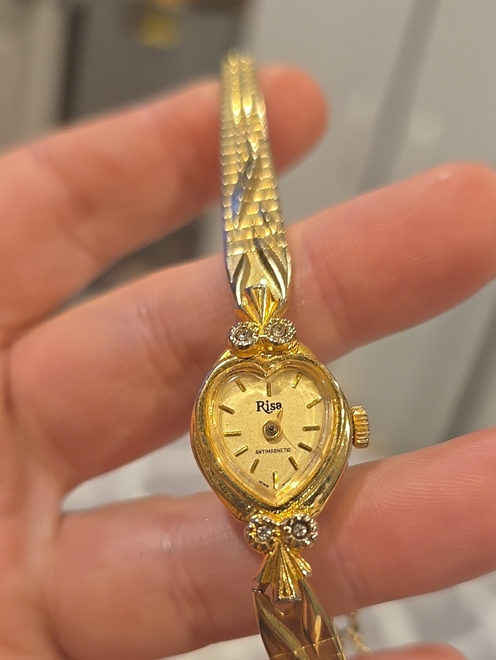 Vintage Risa Heart Watch - Picture 2 of 3